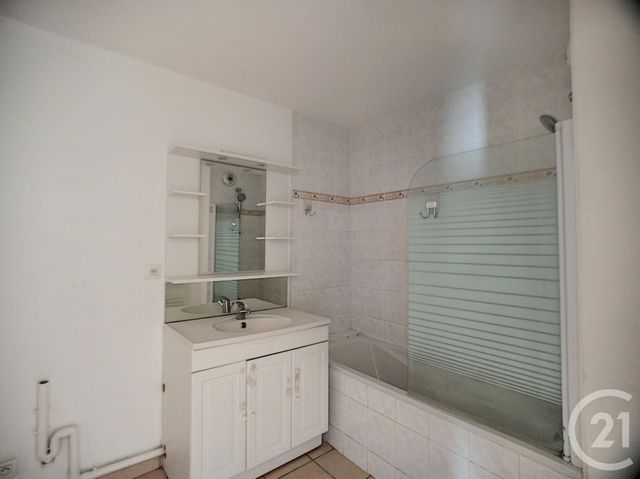 Appartement F4 à vendre - 4 pièces - 85.55 m2 - VANDOEUVRE LES NANCY - 54 - LORRAINE - Century 21 Agence D'Haussonville Appartement F4 à vendre - 4 pièces - 85.55 m2 - VANDOEUVRE LES NANCY - 54 - LORRAINE - Century 21 Agence D'Haussonville